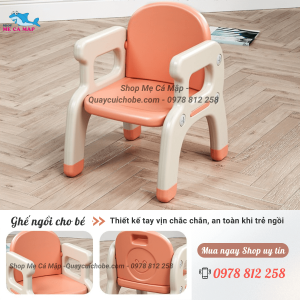 Bộ bàn học cho bé Pakey YY01 12 Ghế ngồi có thiết kế an toàn và chắc chắn