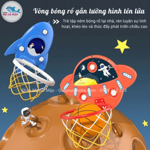 Bộ bóng rổ gắn tường hình tên lửa cho bé - 3 màu 20 Set bóng rổ treo tường Pakey có 2 màu xanh và đỏ