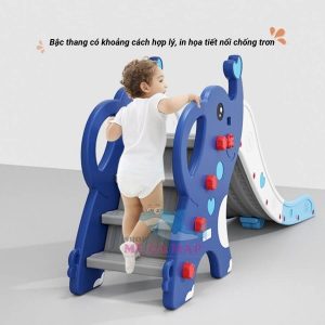 Cầu trượt cho bé có thiết kế với bậc thang đóng kín, giúp trẻ an toàn khi trượt xuống
