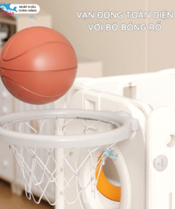 Bộ cầu tuột cho bé có cột bóng rổ được gắn ở thành cầu trượt