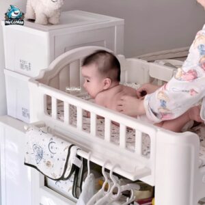 Bàn thay tã Pakey E052