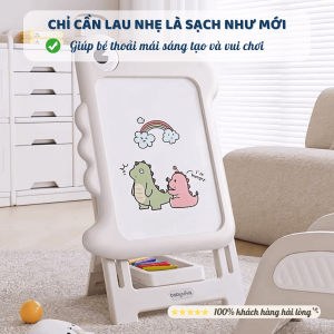 Bảng học cho bé Pakey khủng long 31 Mặt bảng có độ láng mịn nhất định nhưng không bị lóa giúp bảo vệ thị lực của bé, chữ viết lên không bị mờ nhòe