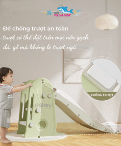 Cầu trượt cho bé Pakey chim cánh cụt 32 Thiết kế tay vịn cao, an toàn cùng máng trượt rộng 36cm đủ cho 2 bé trượt cùng 1 lúc