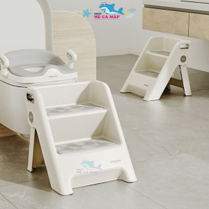 Giá kê chân được làm từ chất liệu nhựa đạt tiêu chuẩn an toàn cho trẻ nhỏ