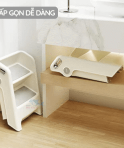 Giá kê chân có tay cầm thiết kế phù hợp với trẻ nhỏ, tạo thói quen tự lập cho các bé