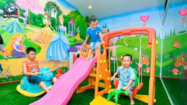 3 lợi ích tuyệt vời của việc cho bé chơi cầu trượt mỗi ngày