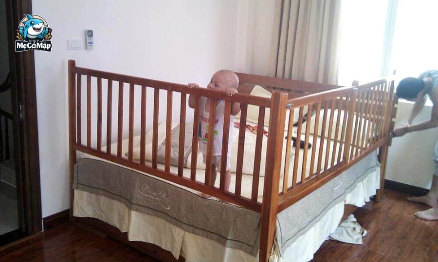 Thanh chắn giường bằng gỗ với ưu điểm nổi bật là sự chắc chắn, sang trọng