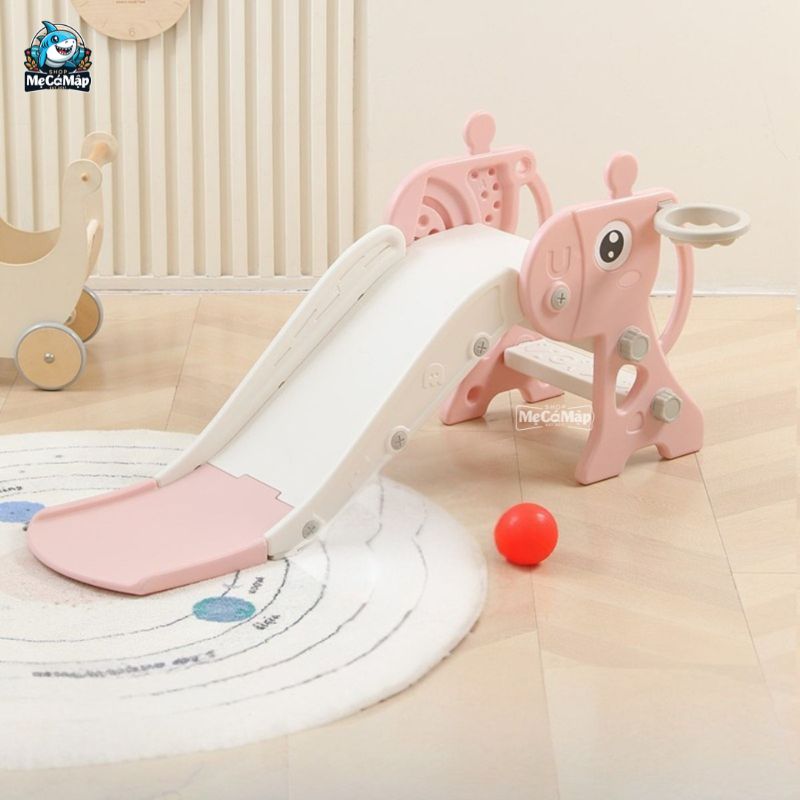 Cầu trượt giúp bé vận động và phát triển thể chất, tư duy toàn diện