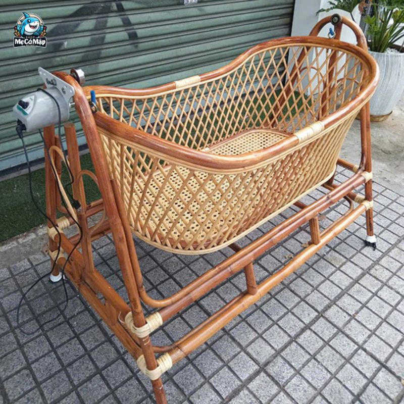 15+ mẫu nôi mây tự nhiên cho bé đẹp, nhiều kiểu dáng 16 Nôi mây có bộ điều khiển đung đưa tự động
