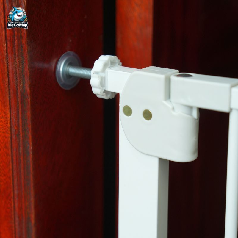 Chú ý lắp đặt đúng cách, chắc chắn để đảm bảo an toàn cho bé