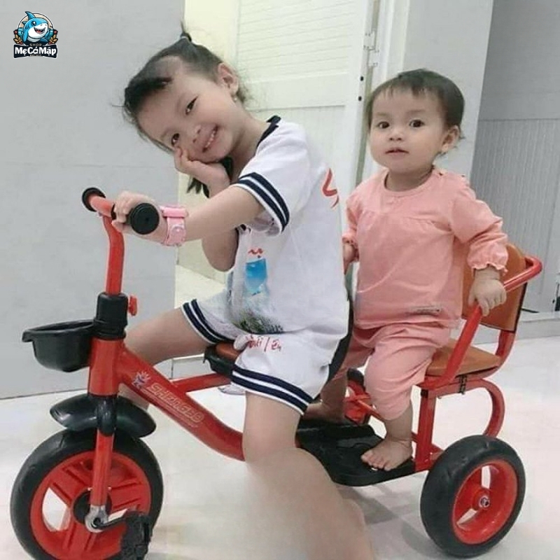 Xe xích lô cho bé và 5 lợi ích không ngờ cha mẹ nên biết